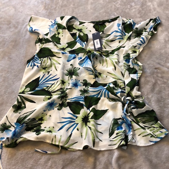 NWT banana republic floral ruffle top - Picture 1 of 6